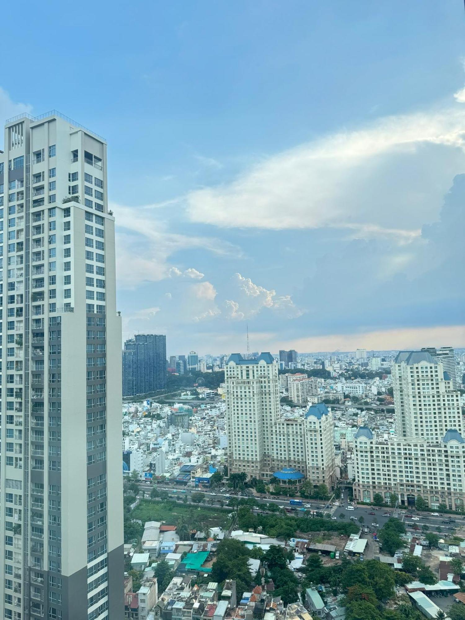 Landmark Luxury Residence - Luna Apartment Thành Pho Ho Chí Minh Esterno foto